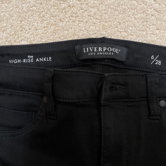 Black skinny jeans - Picture 3 of 4